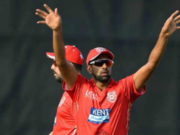 బౌలర్‌ను కెప్టెన్‌గా: