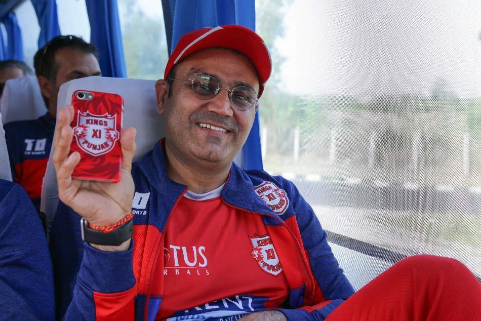 IPL 2018: Virender Sehwag names two batsmen he would pick in case of a super over scenario IPL 2018: Virender Sehwag names two batsmen he would pick in case of a super over scenario