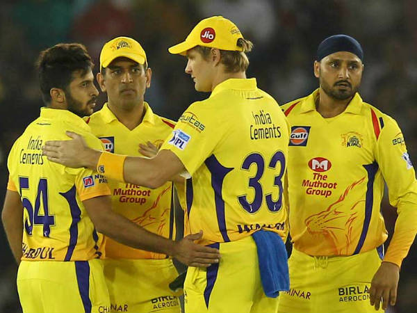 భజ్జీని తప్పించి.. కర్ణ్‌శర్మను తీసుకుంటాడనీ: 