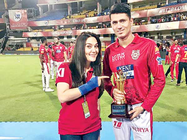  ముజీబ్‌కు అంతర్జాతీయ అనుభవం కూడా తక్కువ