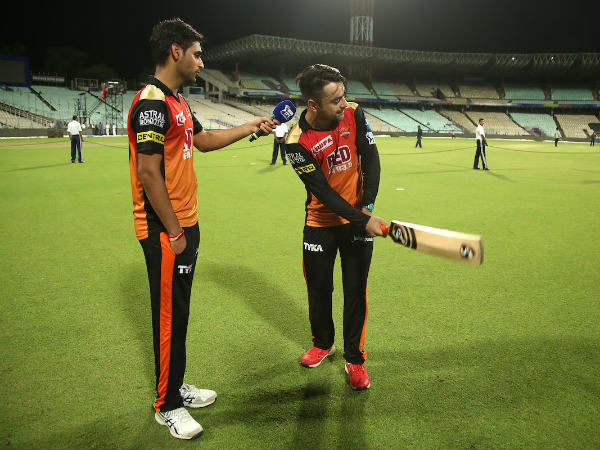  10 బంతుల్లో 34 పరుగులు చేసిన రషీద్ ఖాన్ 