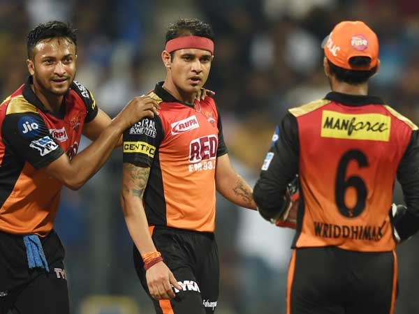  అత్యుత్తమ ప్రదర్శనకు వాళ్లే కారణం: