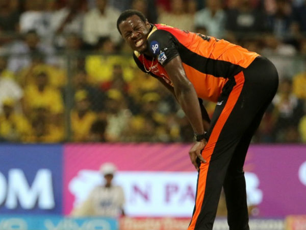 బ్రాత్‌వైట్‌కు బంతి ఇవ్వడంపై విమర్శలు