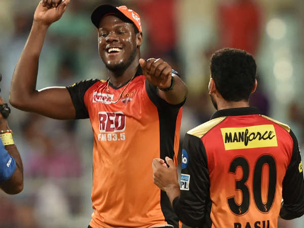 శుభ్‌మాన్ గిల్ ఆదుకొనే ప్రయత్నం 