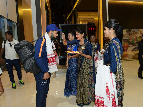 నేరుగా వెళ్లి కాసేపు కూర్చునే వీలు కూడా