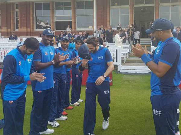 4 ఓవర్లు వేసి 2 వికెట్లు తీసి 48 పరుగులిచ్చిన రషీద్ ఖాన్