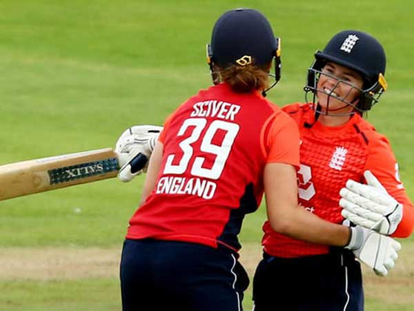 121 పరుగుల తేడాతో ఇంగ్లాండ్ విజయం