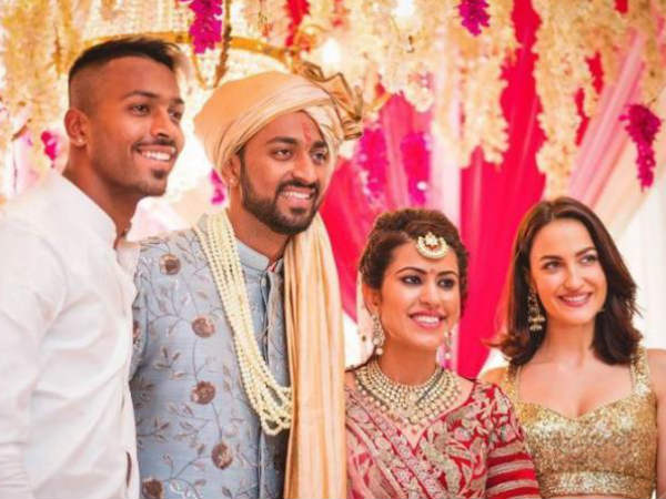 నటి ఎల్లీ అవ్రమ్‌తో రిలేష‌న్‌లో ఉన్న‌ట్టు 