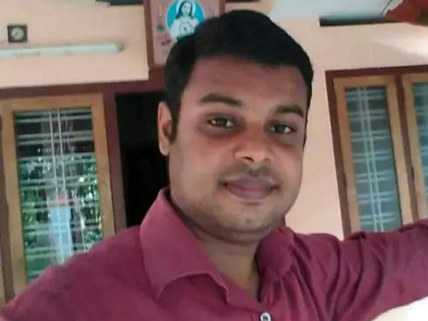 ప్రైవేట్‌ కంపెనీలో అకౌంటెంట్‌గా పని చేస్తోన్న డీనూ అలెక్స్‌