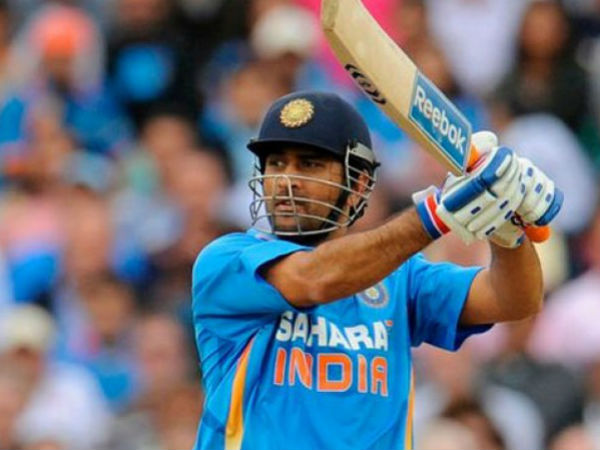 ధోనీ.. 5 ఫోర్లు, 2 సిక్సుల సాయంతో.. :