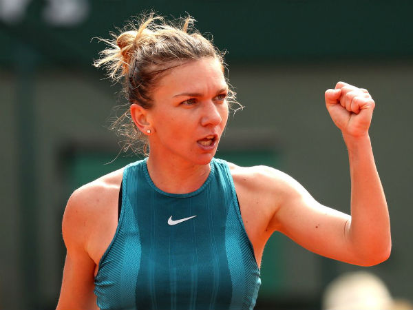 ఫ్రెంచ్‌ ఓపెన్‌ ట్రోఫీని ముద్దాడింది. 