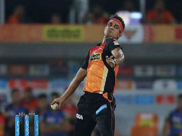 17మ్యాచ్‌లాడి 21వికెట్లు పడగొట్టి