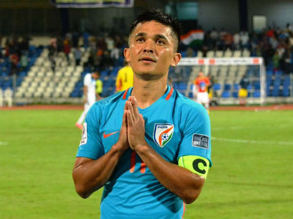 తిట్టండి.. మైదానాలకు వచ్చి చూడండి 