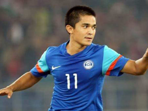  2000 మంది అభిమానులు మాత్రమే 