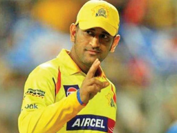 రూ.6కోట్లకు చెన్నై సూపర్‌కింగ్స్‌‌కు ధోనీ: 