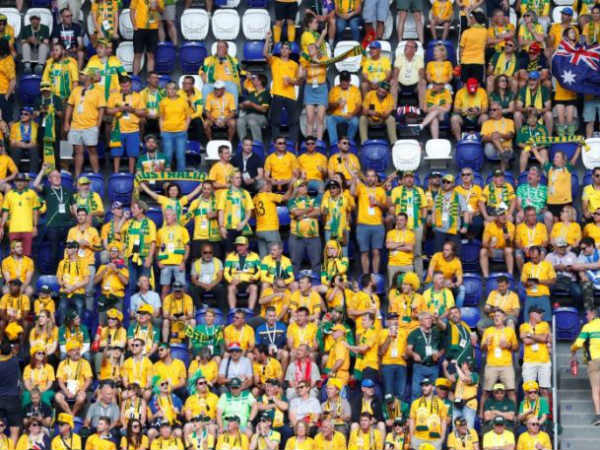  రష్యాతో పాటు పలు దేశాలకు చెందిన అభిమానులు