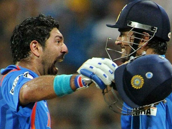 యువరాజ్ సహకారంతో కెప్టెన్ ధోని: 