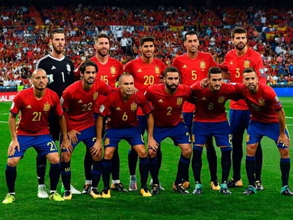 నాకౌట్‌ దశలోనే వెనుదిరిగిన స్పెయిన్‌ 
