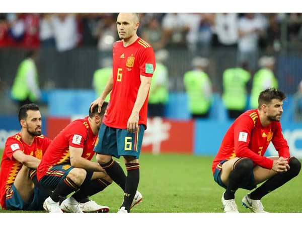  34 ఏళ్ల మిడ్‌ఫీల్డర్‌ ఆండ్రెస్‌ విరమణ: 