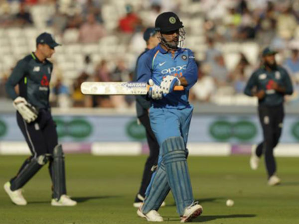  ధోని ఫామ్‌ గురించి ప్రశ్నించడం దురదృష్టకరం