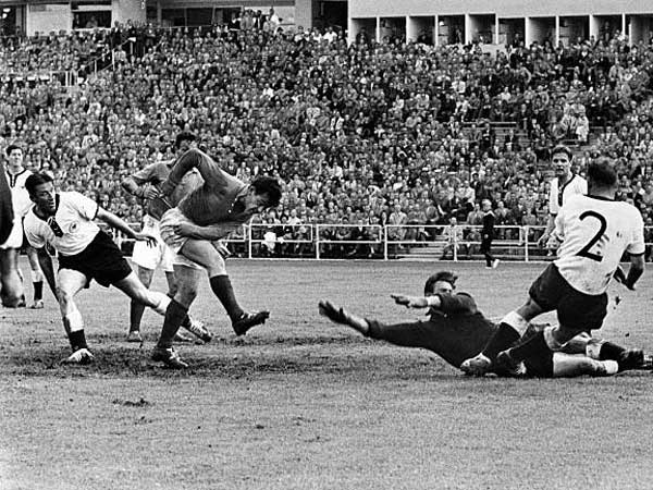 వరల్డ్‌కప్ టోర్నీలో అత్యధిక గోల్స్ 13