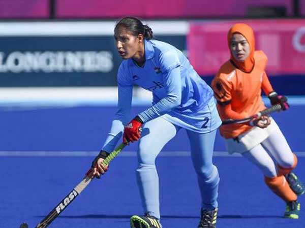  జట్టు ప్రయత్నాన్ని భారత డిఫెన్స్‌ అడ్డుకుని