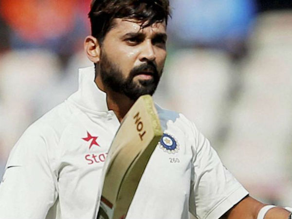 భాగస్వామ్యంలోనూ చక్కగా రాణించే విజయ్: