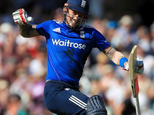  481 పరుగులతో ఇంగ్లాండ్ ప్రపంచ రికార్డు 