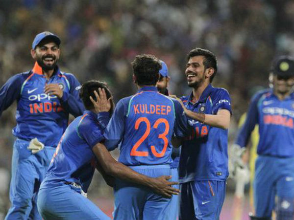 పుంజుకున్న టీమిండియా బౌలర్లు