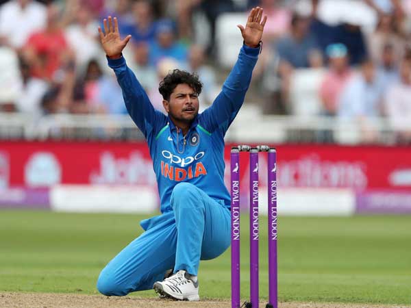 తొలి టీ20లో ఐదు వికెట్లు సమర్పించుకున్న ఇంగ్లాండ్ 