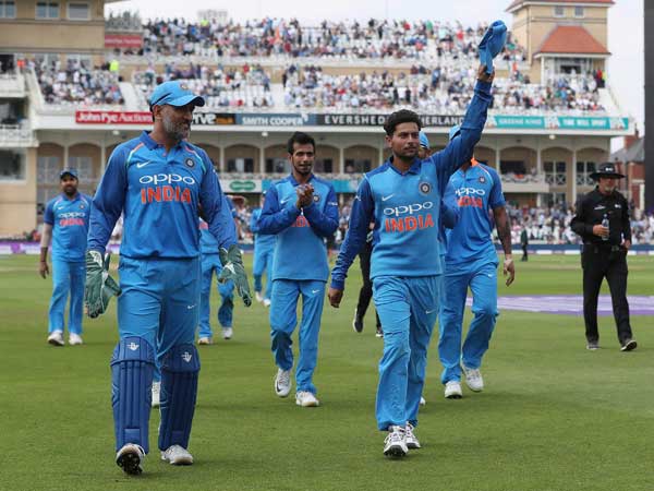  స్వీప్‌ షాట్లతో వికెట్లు కోల్పోయిన ఇంగ్లాండ్ 