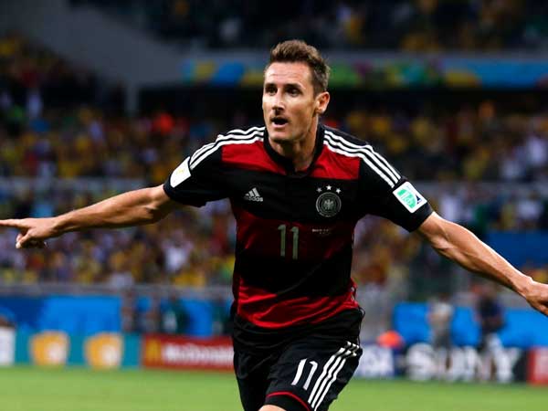 జర్మన్‌ స్ట్రైకర్‌ మిర్సలోవ్‌ 