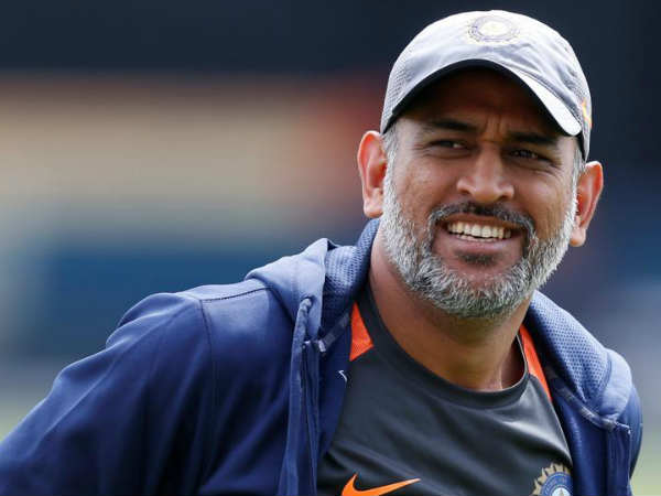  ధోనీ రిటైర్‌మెంట్ ప్రకటిస్తే బాగుంటుంది: 