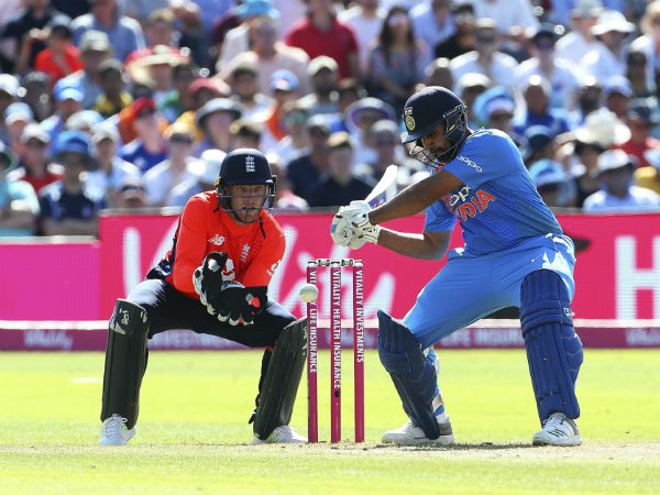 సెంచరీ చేసిన భారత రెండో క్రికెటర్‌గా: