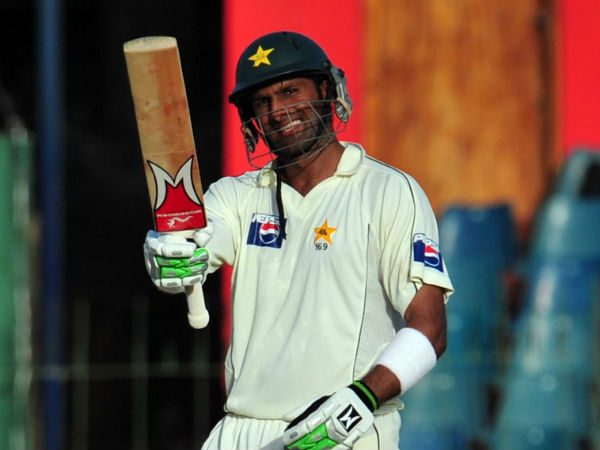 2015లో టెస్టు క్రికెట్‌కు వీడ్కోలు