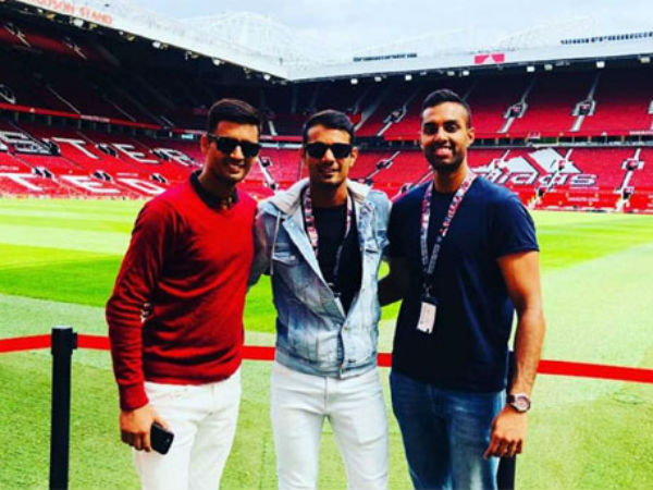 Even inside a dark car, Anushka Sharma and Virat Kohli radiate glow and positive vibes