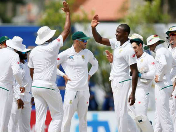 తొలి టెస్టులో 200 ప‌రుగులు కూడా చేయని సఫారీలు