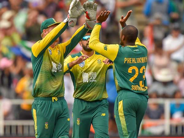 126 రేటింగ్‌ పాయింట్స్‌‌తో ఇంగ్లాండ్ అగ్రస్థానంలో 