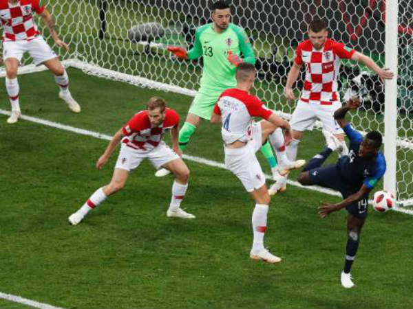 ‘వీఏఆర్‌' ద్వారా ప్రీ కిక్‌ను నిర్దారించడంపై 