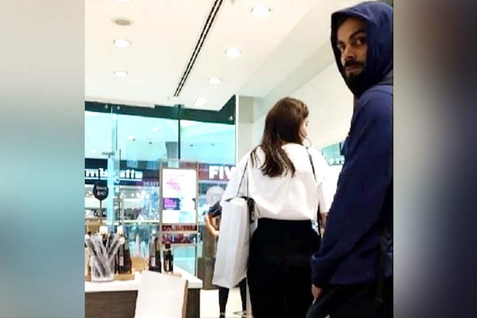 Virat Kohli, Anushka Sharma Go Shopping, Fans Post Pictures Virat Kohli, Anushka Sharma Go Shopping, Fans Post Pictures