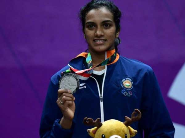 జాతీయ జెండా కళ్లముందు ఎగురుతుంటే 