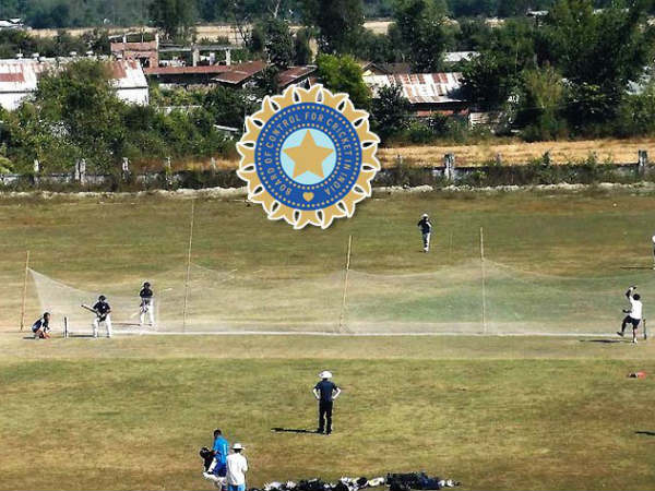 మ్యాచ్ల కోసం రైళ్లలో ప్రయాణం మ్యాచ్ల కోసం రైళ్లలో ప్రయాణం