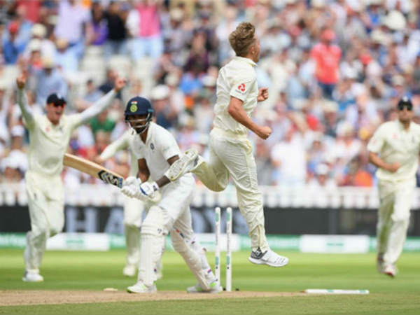 మూడు వికెట్లు తీసిన శామ్ కుర్రన్