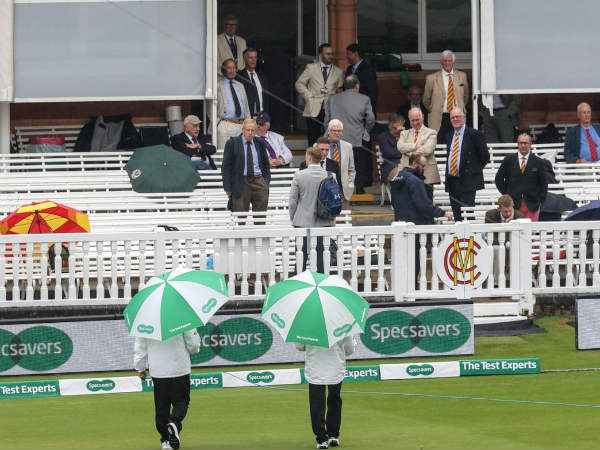 లండన్‌లో బుధవారం రాత్రి నుంచే వర్షం