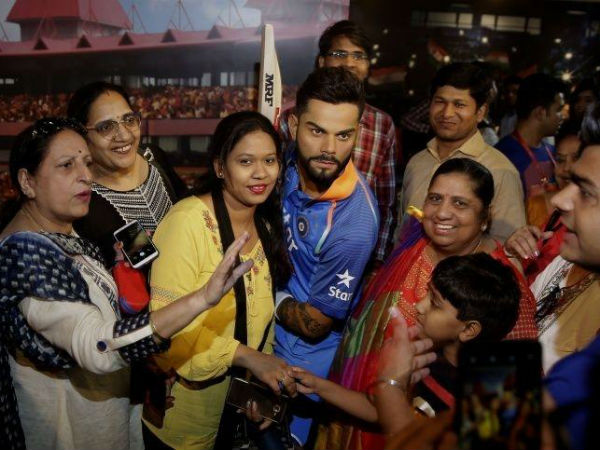 భారత అభిమానులు ఆగ్రహం వ్యక్తం 