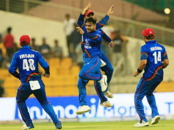 49.3 ఓవర్లలో 7 వికెట్లు కోల్పోయి లక్ష్యాన్ని చేధించిన పాక్