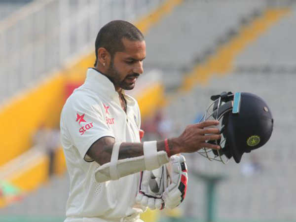 తొలి నాటి నుంచే బ్యాట్స్‌మెన్ తడబడుతున్నా