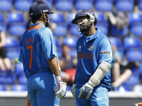 ధోని, కార్తీక్‌లు కొద్దిసేపు క్రీజులో ఉంటే