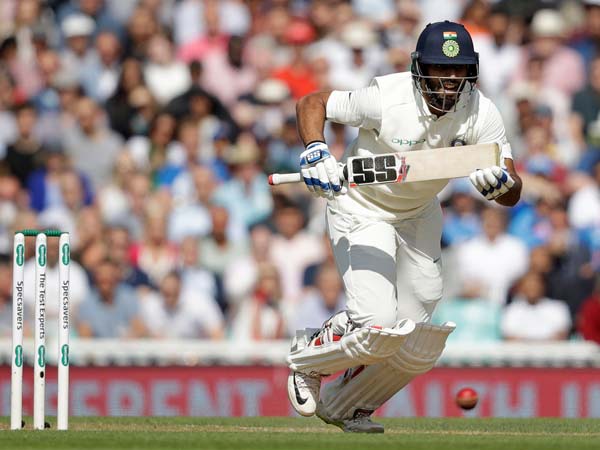 అప్పుడప్పుడు తెలుగులో కామెంటేటరీ 