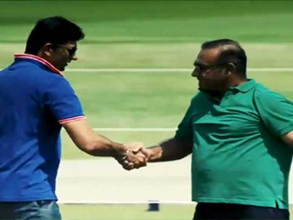 రౌండ్‌ ది వికెట్‌ తీసుకొని రెండో స్పెల్‌